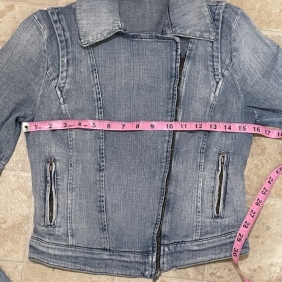 Guess denim moto jacket ASO Lydia Martin - Picture 10 of 11